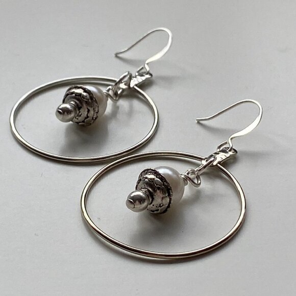 ❤️ White Austrian Crystal Pearls in Silver Plated Hoops - Picture 5 of 6